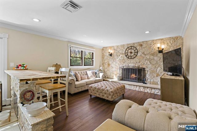 17 Cherry Place, Hillsdale, NJ 07642