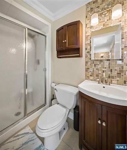 17 Cherry Place, Hillsdale, NJ 07642