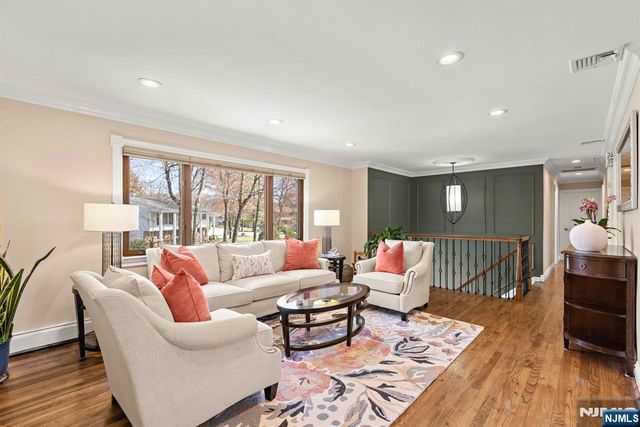 17 Cherry Place, Hillsdale, NJ 07642