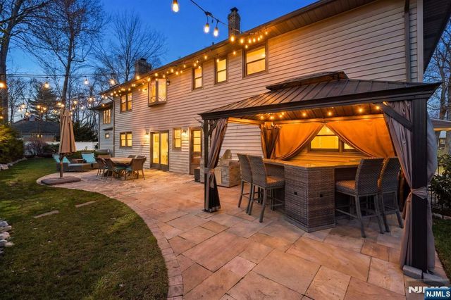 17 Cherry Place, Hillsdale, NJ 07642