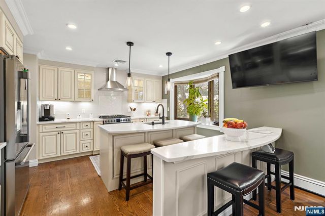 17 Cherry Place, Hillsdale, NJ 07642