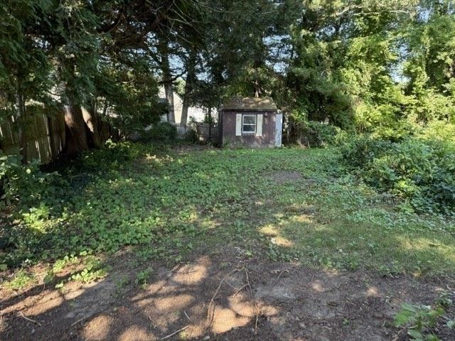 6 Holly St, Oxford, MA 01540