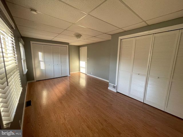895 LOWER FERRY RD, Ewing, NJ 08628