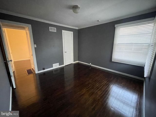 895 LOWER FERRY RD, Ewing, NJ 08628