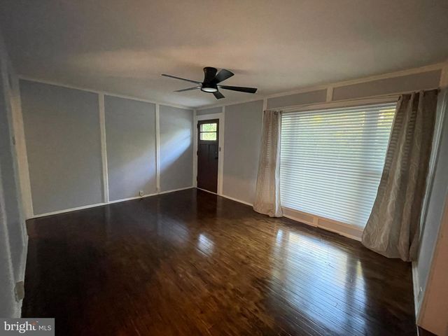 895 LOWER FERRY RD, Ewing, NJ 08628