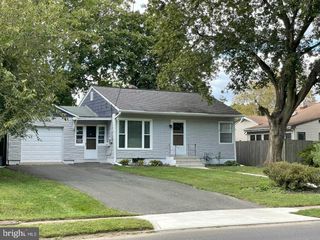 895 LOWER FERRY RD, Ewing, NJ 08628