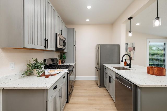 322 11TH AVENUE N, St Petersburg, FL 33701