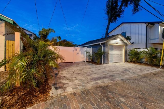 322 11TH AVENUE N, St Petersburg, FL 33701