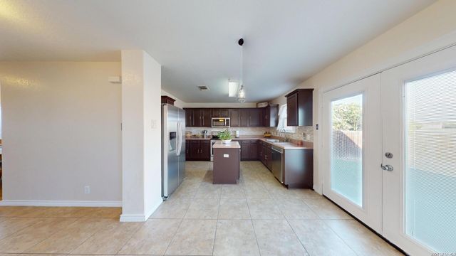 147 WOODSTONE LOOP, Cibolo, TX 78108