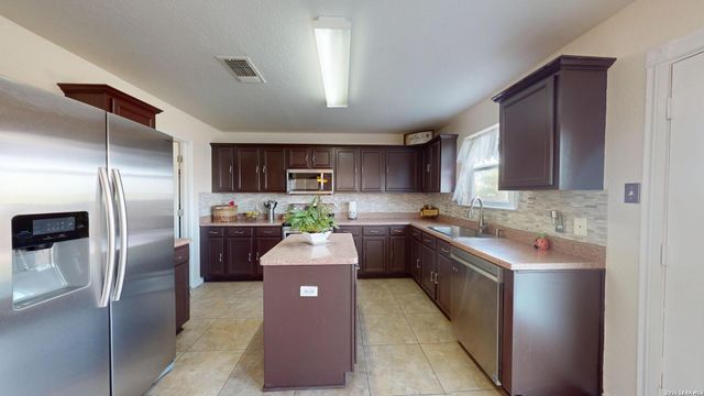 147 WOODSTONE LOOP, Cibolo, TX 78108