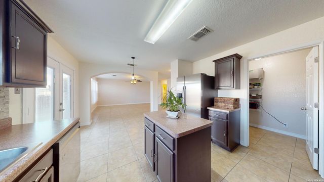 147 WOODSTONE LOOP, Cibolo, TX 78108