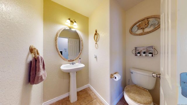147 WOODSTONE LOOP, Cibolo, TX 78108