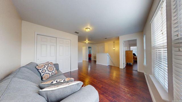 147 WOODSTONE LOOP, Cibolo, TX 78108