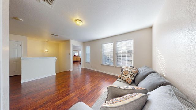 147 WOODSTONE LOOP, Cibolo, TX 78108
