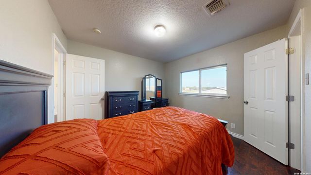 147 WOODSTONE LOOP, Cibolo, TX 78108