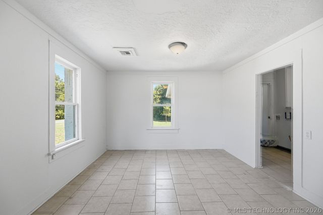 329 W Oak Street, Coweta, OK 74429