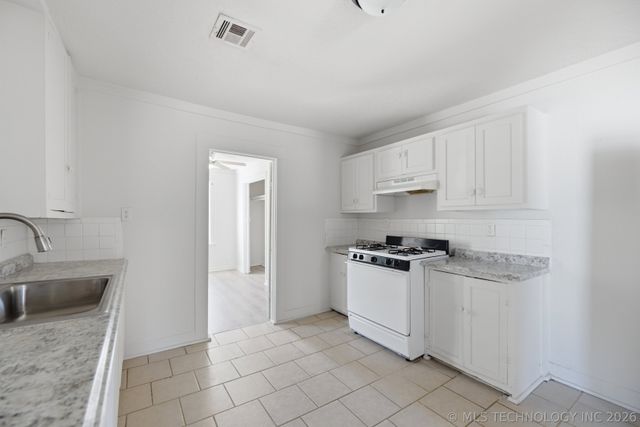 329 W Oak Street, Coweta, OK 74429