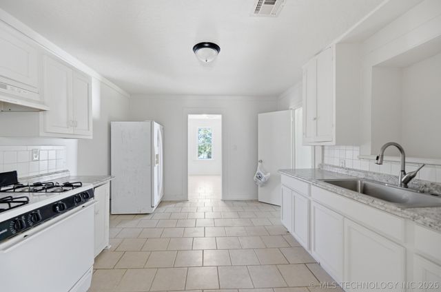 329 W Oak Street, Coweta, OK 74429