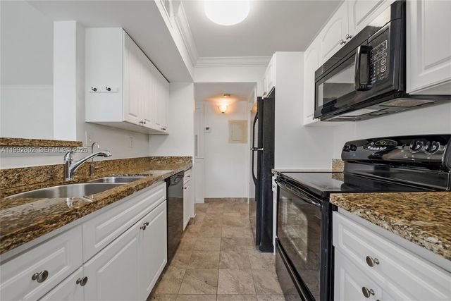 10560 SW 156th Pl 205, Miami, FL 33196