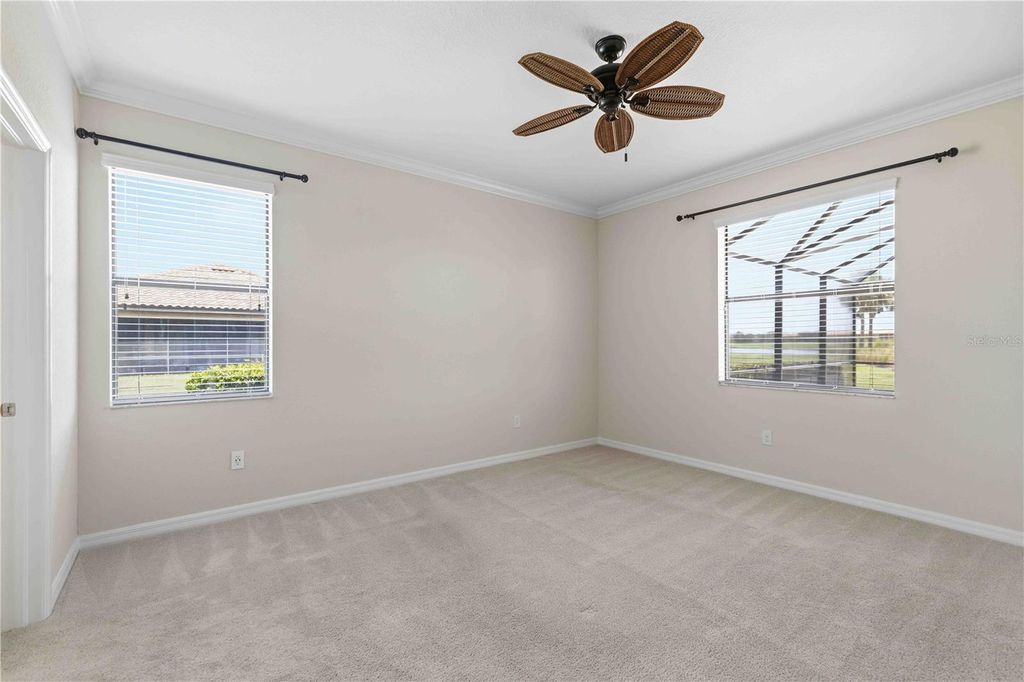 Image 17 of property listing at 6907 QUIET CREEK DRIVE, Bradenton, FL 34212