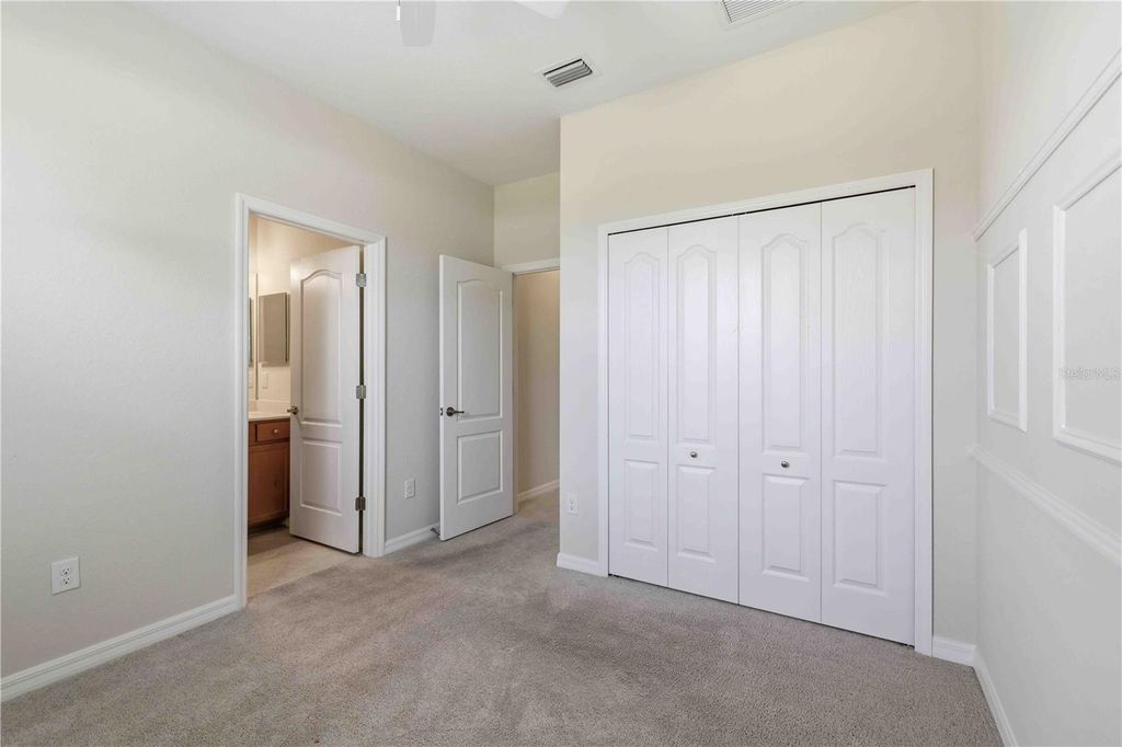 Image 28 of property listing at 6907 QUIET CREEK DRIVE, Bradenton, FL 34212