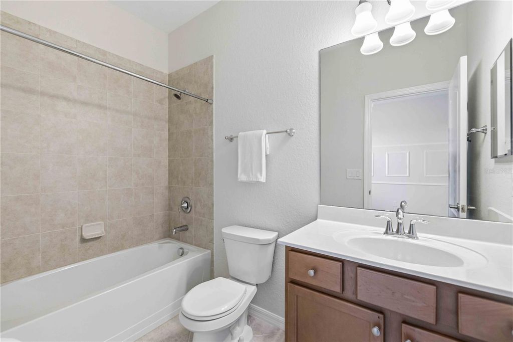 Image 29 of property listing at 6907 QUIET CREEK DRIVE, Bradenton, FL 34212