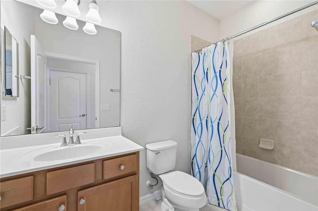 Image 33 of property listing at 6907 QUIET CREEK DRIVE, Bradenton, FL 34212