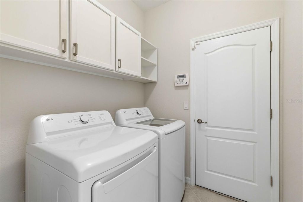 Image 34 of property listing at 6907 QUIET CREEK DRIVE, Bradenton, FL 34212