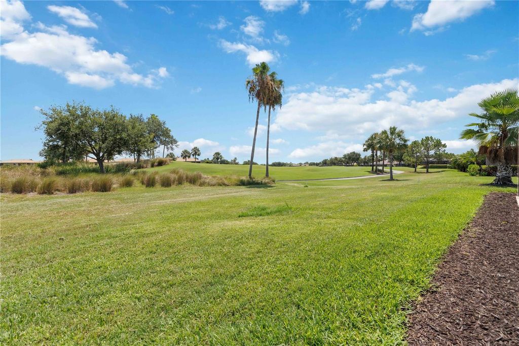 Image 39 of property listing at 6907 QUIET CREEK DRIVE, Bradenton, FL 34212