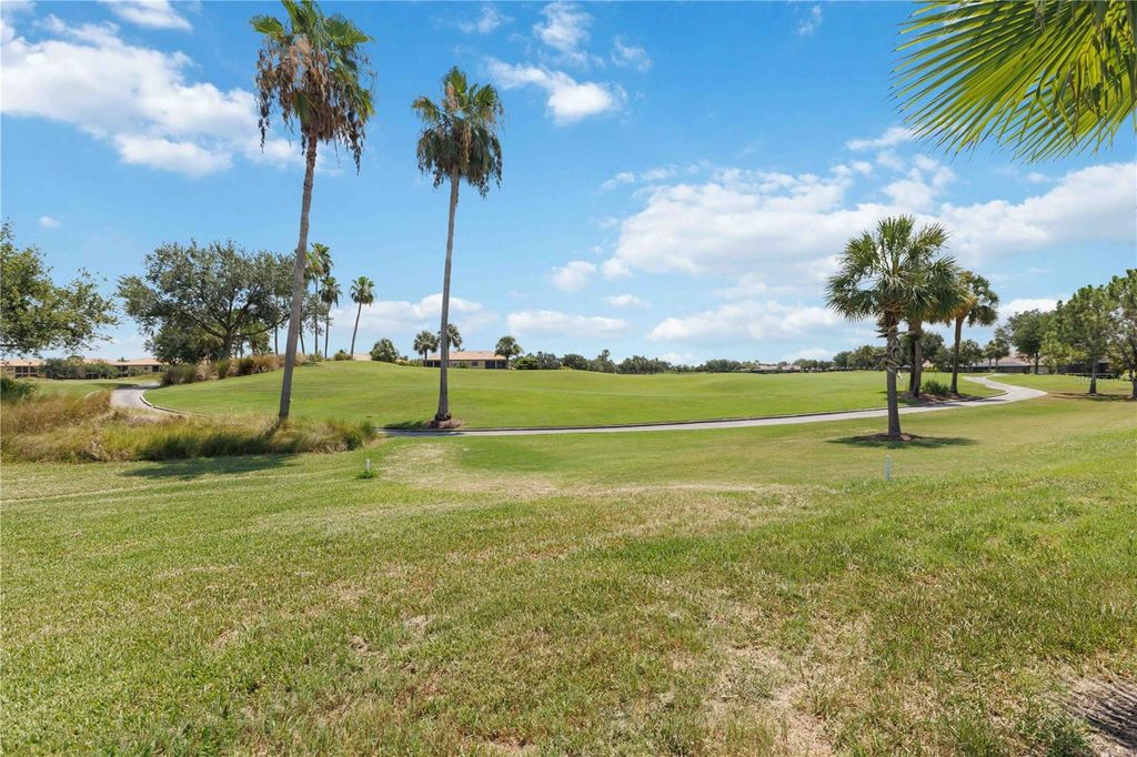 Image 41 of property listing at 6907 QUIET CREEK DRIVE, Bradenton, FL 34212