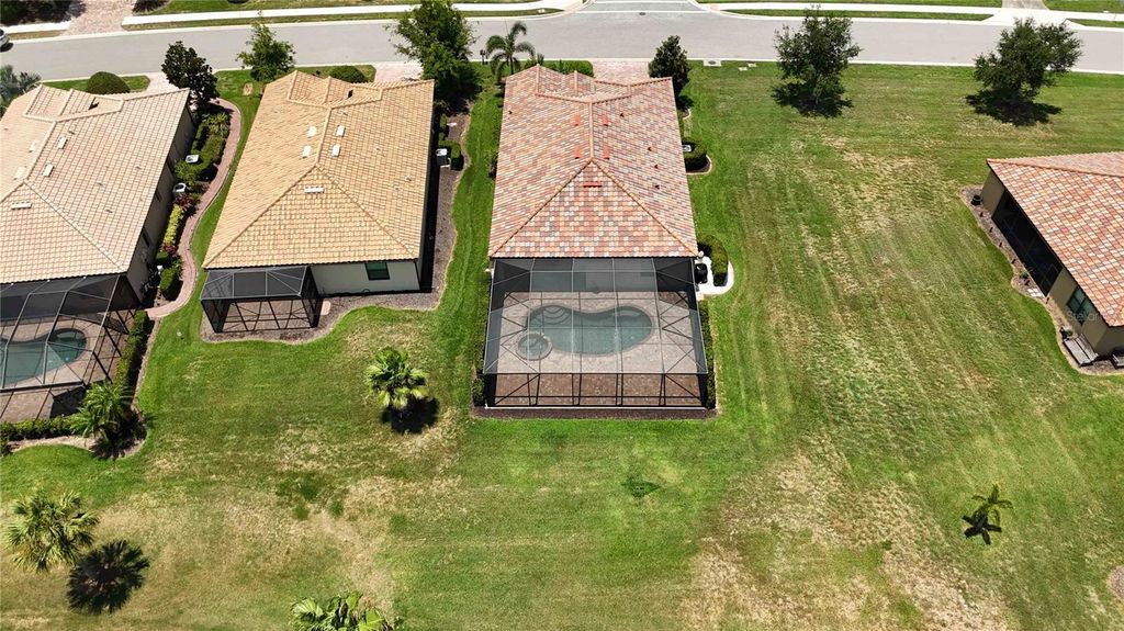 Image 45 of property listing at 6907 QUIET CREEK DRIVE, Bradenton, FL 34212