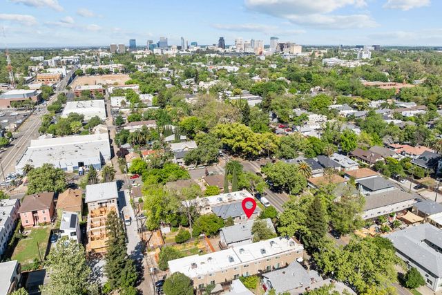 2616 Q St, Sacramento, CA 95816