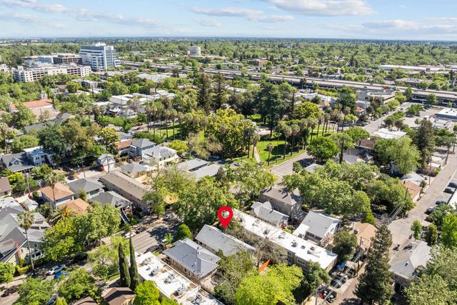 2616 Q St, Sacramento, CA 95816