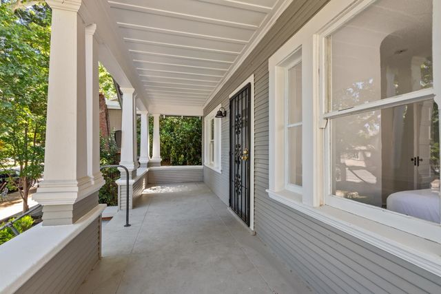 2616 Q St, Sacramento, CA 95816