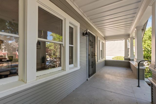 2616 Q St, Sacramento, CA 95816