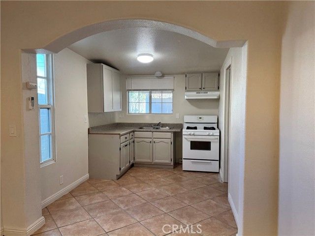 7757 Boxwood Avenue, Fontana, CA 92336