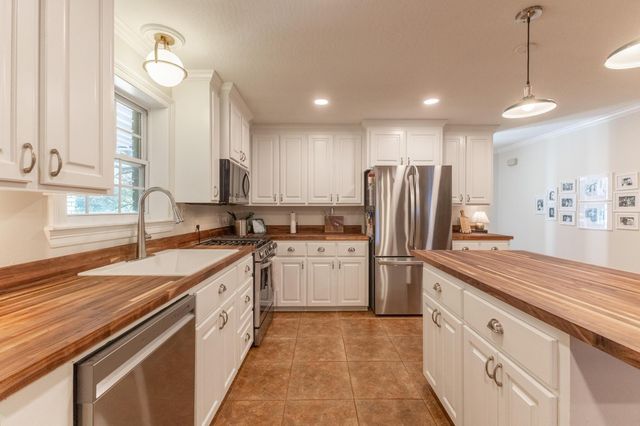 18 Gordon Dr., Petal, MS 39465