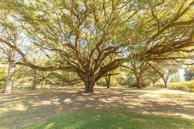 18 Gordon Dr., Petal, MS 39465