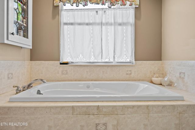 811 Old Hwy 68, Sweetwater, TN 37874