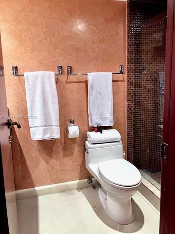 1904 S Ocean Dr 1707, Hallandale Beach, FL 33009