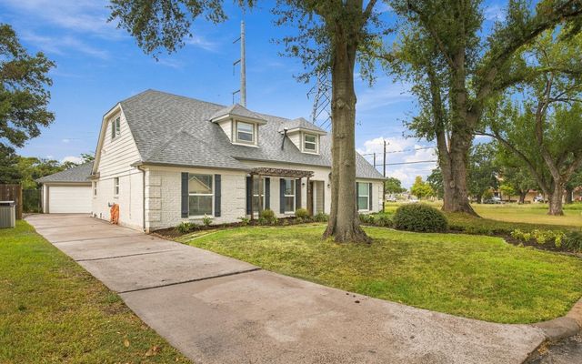 9506 Moorberry Lane, Houston, TX 77080