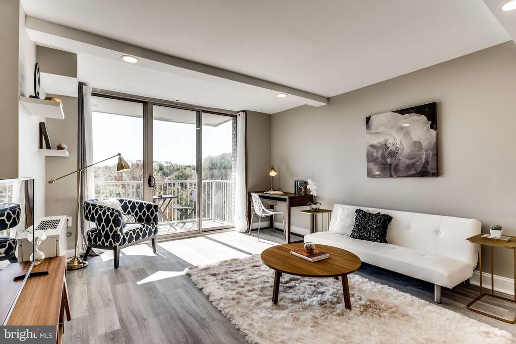 2500 N VAN DORN ST #910, Alexandria, VA 22302