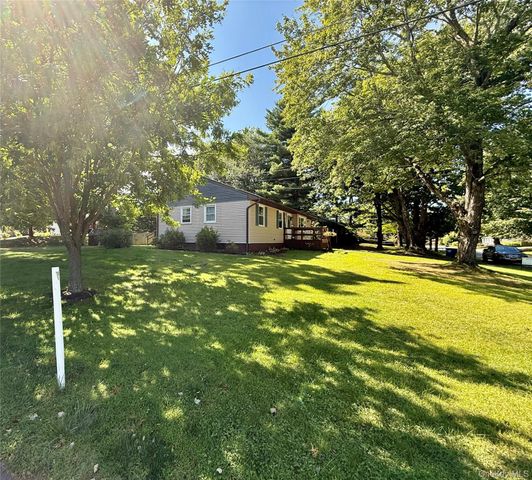 11 Cambridge Drive, Red Hook, NY 12571