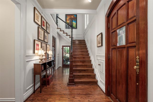 2321 Medford Court E, Fort Worth, TX 76109