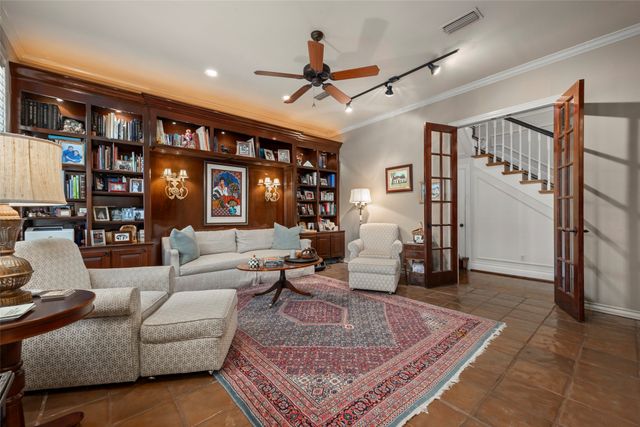 2321 Medford Court E, Fort Worth, TX 76109