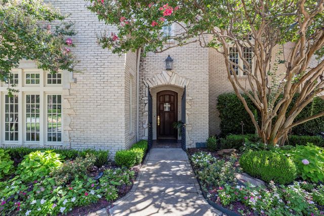2321 Medford Court E, Fort Worth, TX 76109
