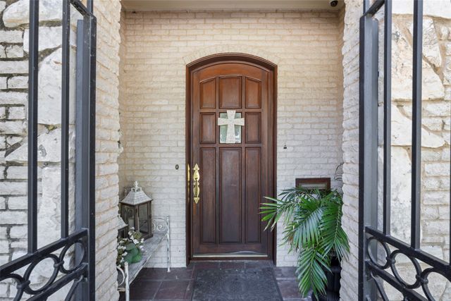 2321 Medford Court E, Fort Worth, TX 76109