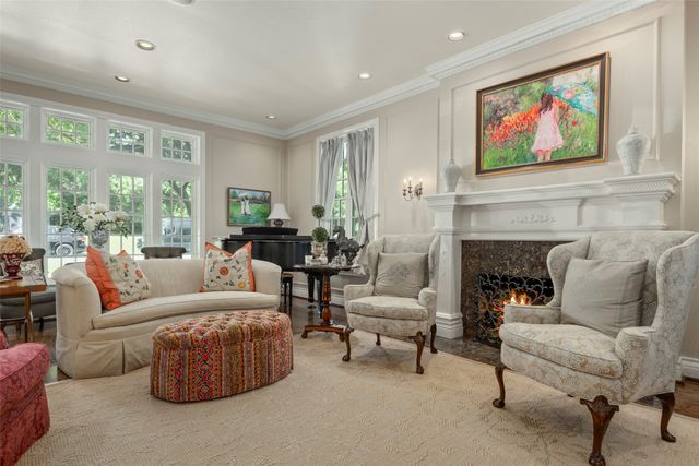 2321 Medford Court E, Fort Worth, TX 76109