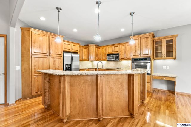 7408 S 103rd Avenue, La Vista, NE 68128