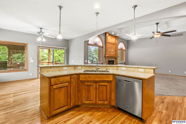 7408 S 103rd Avenue, La Vista, NE 68128